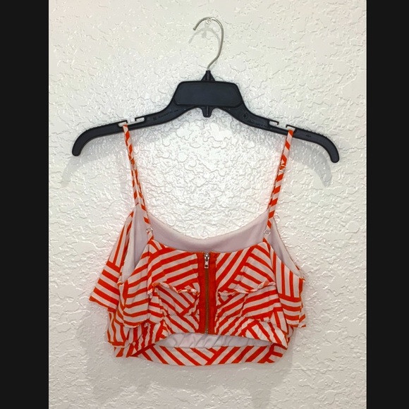 ✨🧡 White and Orange striped crop top 🧡✨ - Picture 2 of 3